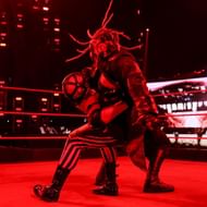 Raw में द फीन्ड ने रेट्रीब्यूशन के सभी मेंबर्स पर अटैक किया और अंत में टी-बार को सिस्टर एबीगेल दे दिया